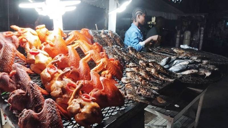 Les braiseurs de viande étaient bien représentés dans les rues de Yopougon. (Ph: MT)