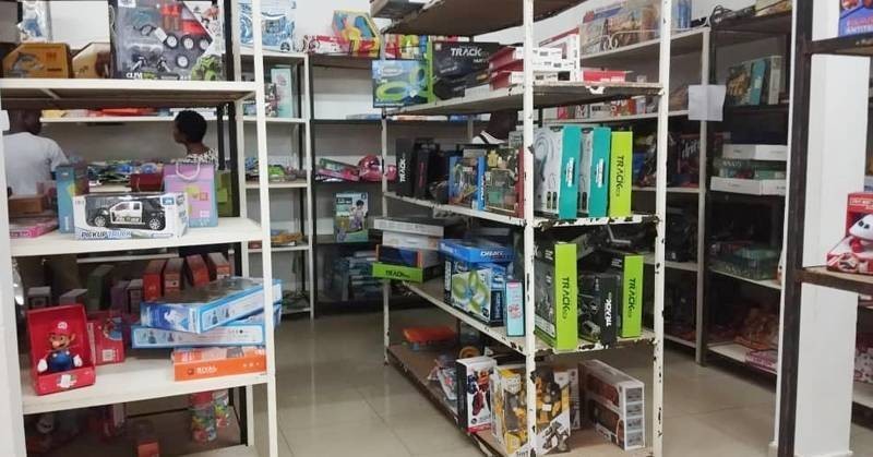 Un magasin de jouets resté ouvert pour le bonheur des parents retardataires. (Ph: MT)