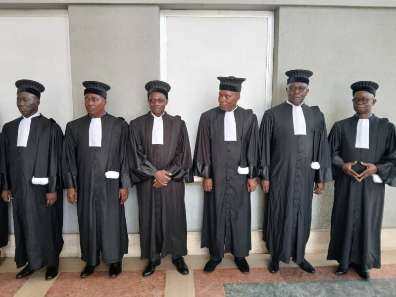 Les six nouveaux commissaires de justice ont prêté serment devant la Cour d’appel du Plateau. (Ph: Dr)