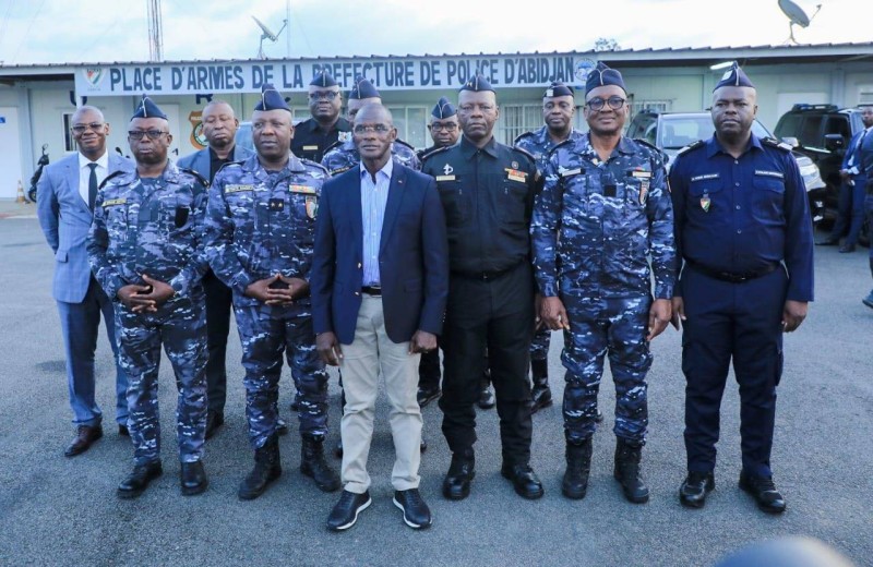 Le ministre de l’Intérieur et de la sécurité, le général de corps d’armée Vagondo Diomabdé appelle les populations à la prudence en cette période de fête. (Photo : Sébastien Kouassi)