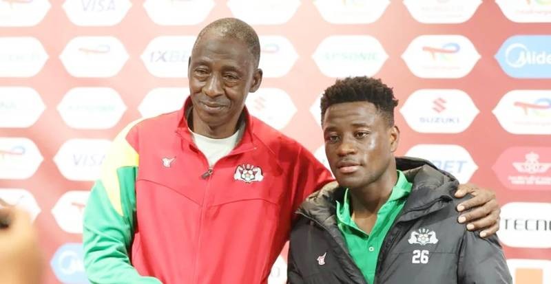 L'entraîneur burkinabè (à gauche) avec à ses côtés Arsène Kouassi. (Ph: Dr)