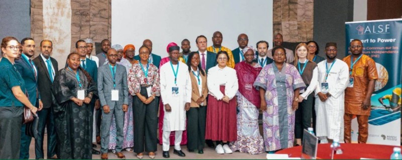 Formation sur le Protocole commun sur les producteurs indépendants de l’électricité de l’Initiative Desert to Power, pour le développement de projets solaires compétitifs et bancables, tenue du 1er au 3 décembre 2025, à Abidjan.(Ph:BAD)