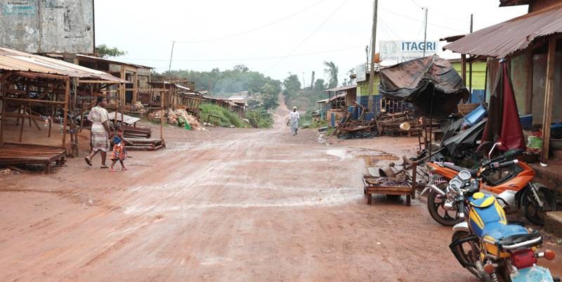 Les populations de Guéyo sont confrontées au manque de bitume et de canalisations. (Ph: ABDOULAYE COULIBALY)