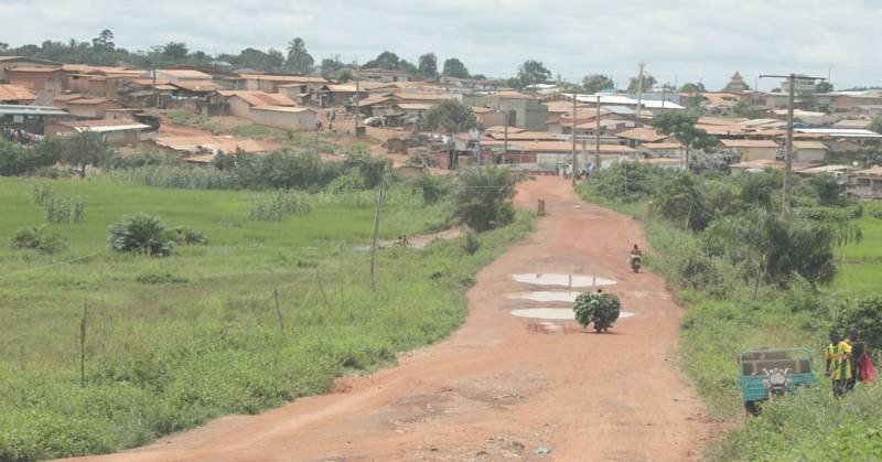 Les toitures des maisons sont couvertes de poussière. (Ph: ABDOULAYE COULIBALY)