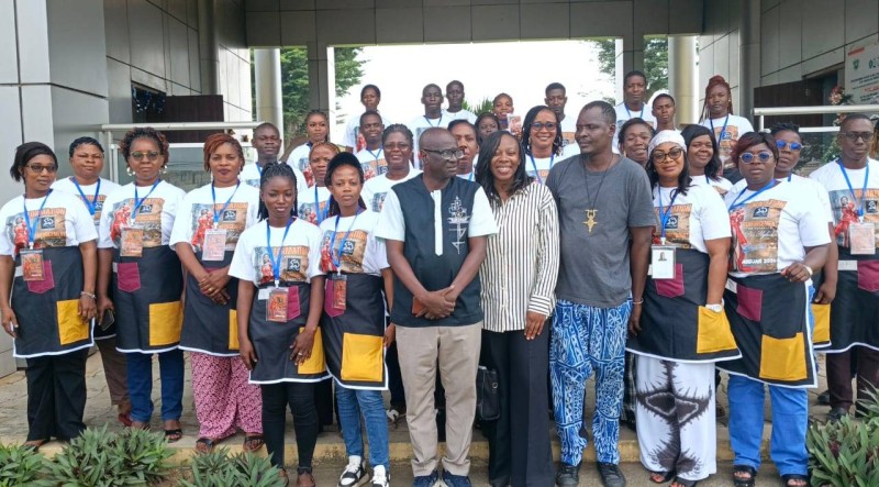 Les 36 maîtres couturiers venus de plusieurs villes de Côte d’Ivoire en pleine formation au lycée professionnel de Yopougon.