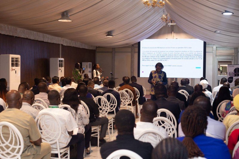 Séance d’information sur l’annexe fiscale 2026 organisée par le cabinet HILI Conseil à l’hôtel Capitol, Abidjan-Cocody.
