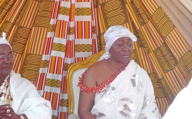 Nanan Hemaa Berrah Affoué reine mère de la tribu Lômo à Sakassou