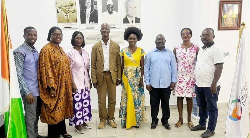 Viviane Mouhi Ayéhui, présidente de l’Upf-Ci (4e à partir de la droite), a placé son mandat sous le signe de la formation continue. (Ph: Dr)