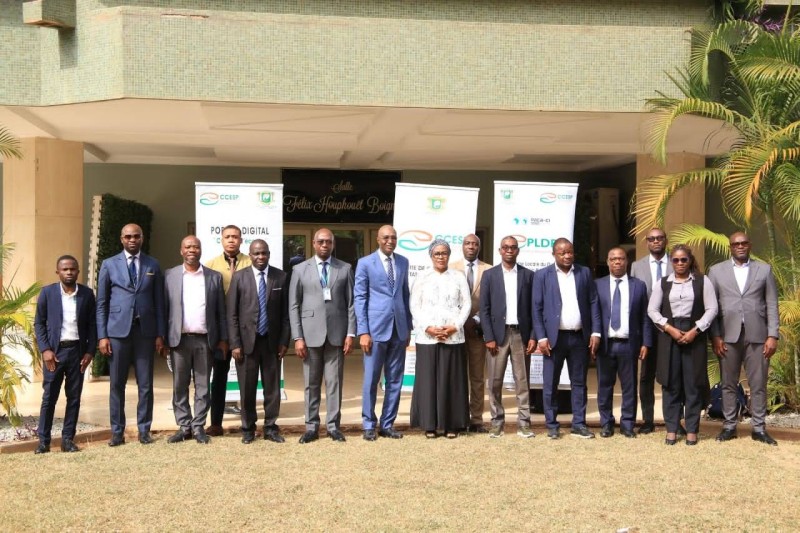 La secrétaire exécutive du Ccesp, Mariam Fadiga Fofana (au centre), s'est félicitée de la qualité des travaux. (Ph: Dr)