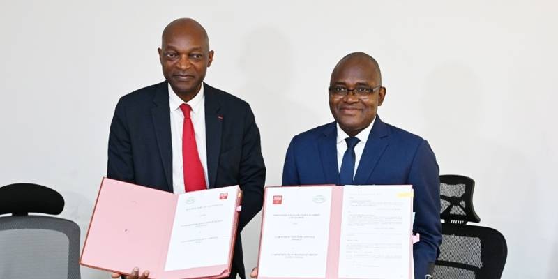 Les deux présidents ont échangé les parapheurs. (Ph: Dr)