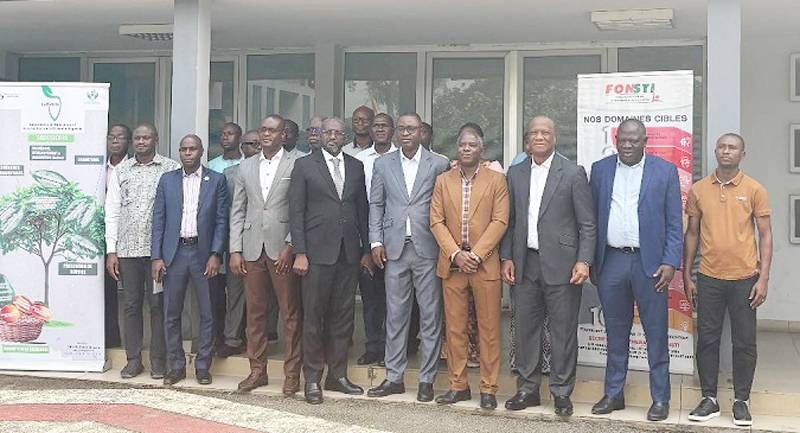 Les officiels présents ce mercredi 22 janvier 2026, à la cérémonie de lancement du projet sur le VIH à la salle de conseil de l'Université Nangui Abrogoua. (Ph: AIP)