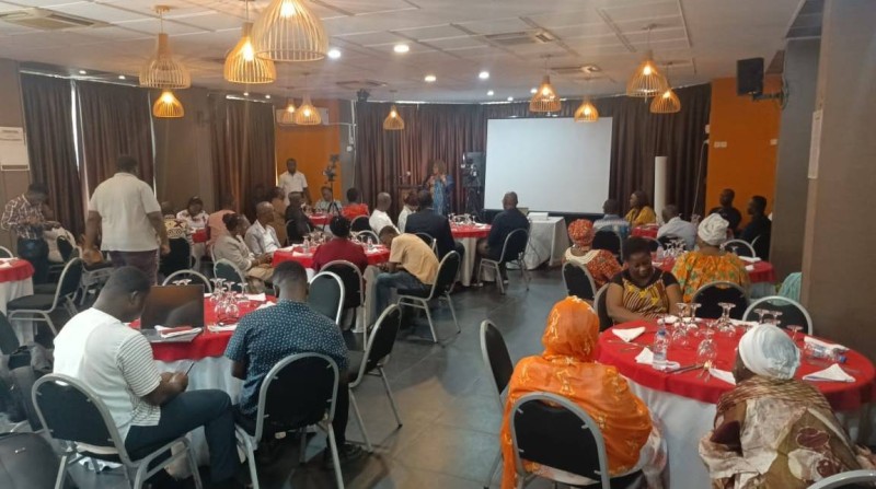 Vue d’ensemble du déjeuner « Trésors et témoignages » organisé par Christem Organisation au Palm Club Hôtel, marquant l’ouverture officielle de l’année 2026.