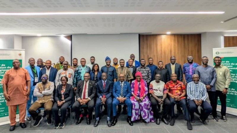 Les représentants des États membres, experts régionaux, partenaires et acteurs de la santé numérique réunis à Dakar pour la validation du Plan stratégique régional de la CEDEAO.