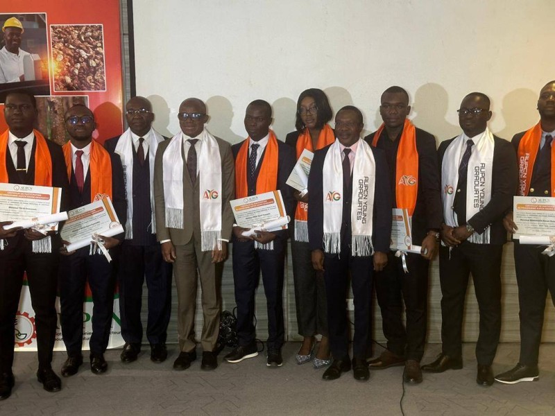 Les huit impétrants sont issus de l’Institut national polytechnique Félix Houphouët-Boigny et du Deming Excellence Institute. (Ph: Dr)