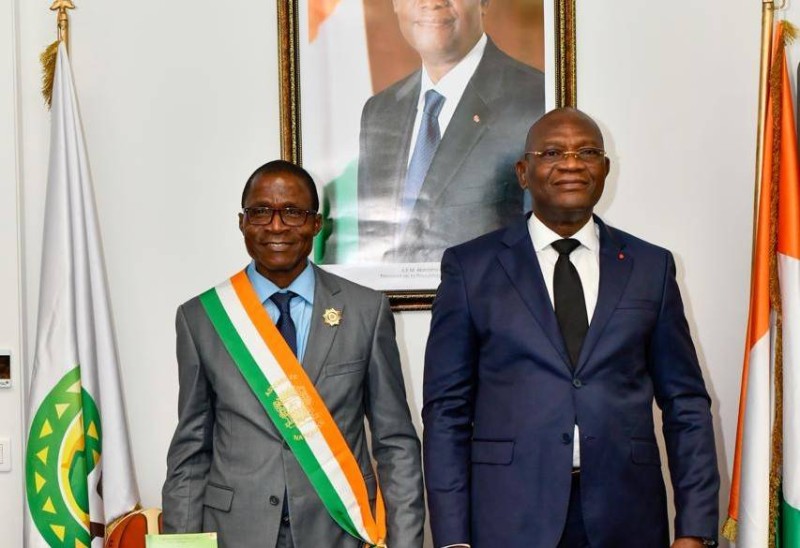 Le   ministre Adjé Silas Metch (à gauche) et son suppléant Gaston Tchotchoh Essoh