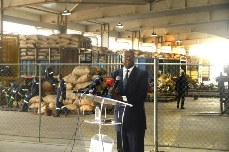 Le directeur général du Conseil du café-cacao a lancé officiellement le rachat des stocks de cacao des producteurs. (Ph: Dr)