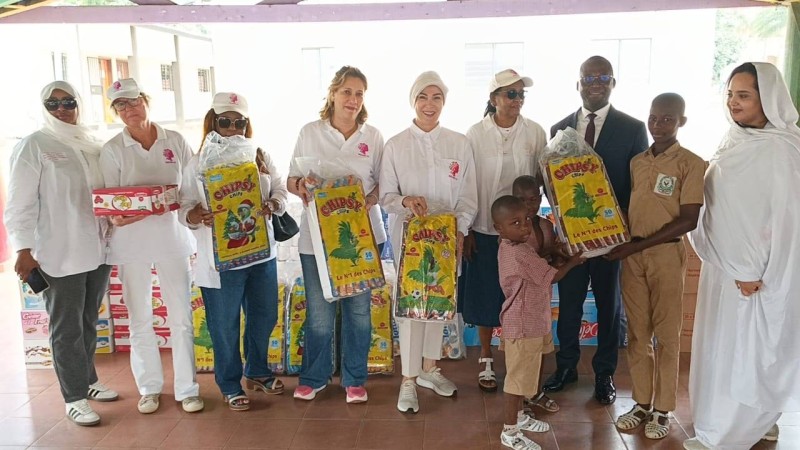 Vivres et livres pour soutenir les pensionnaires de l’orphelinat.