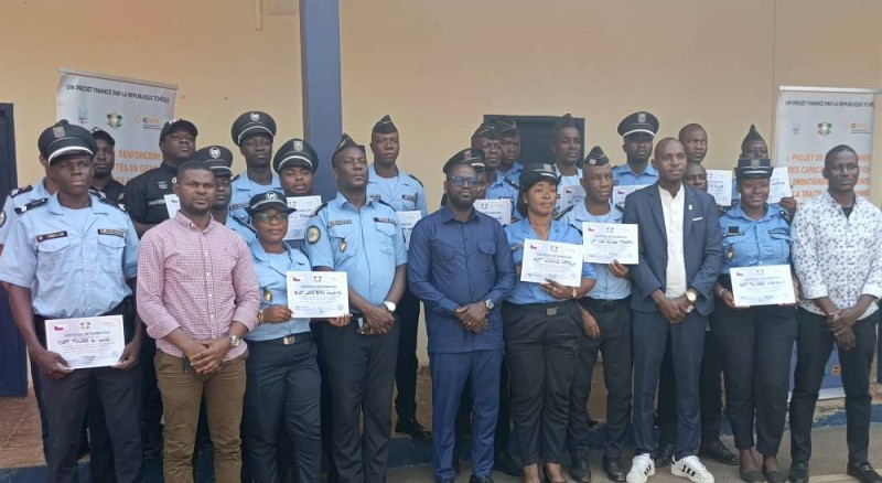 Les policiers formés aux techniques de détection de l’usurpation d’identité dans le cadre des contrôles migratoires intérieurs.
