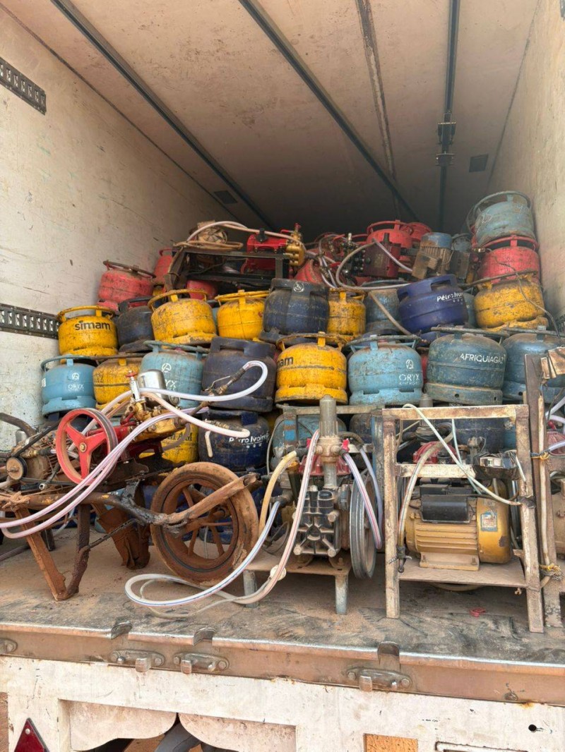 2140 bouteilles B6, 25 bouteilles B12 et 24 machines de transvasement ont été saisies à Yamoussoukro.