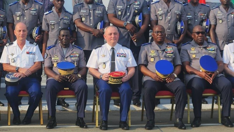 En séance de travail, les premiers responsables des gendarmeries ivoirienne et française ont affiché une volonté commune de consolider une coopération opérationnelle face aux défis sécuritaires.