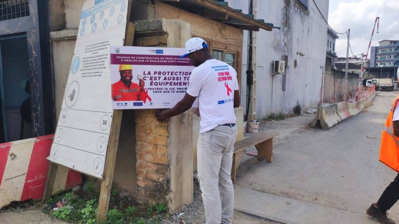 Des affiches qui appellent à une approche collective (Photo Dr)