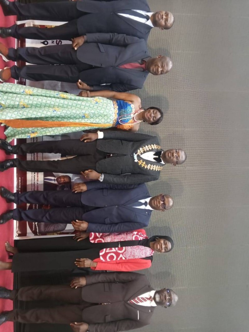 Le président exécutif national de la Jci Côte d’Ivoire, Sylvère Silué (collier au cou) est prêt à relever les défis majeurs. (Photo : Franck YEO)