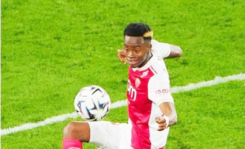 Simon Adingra.