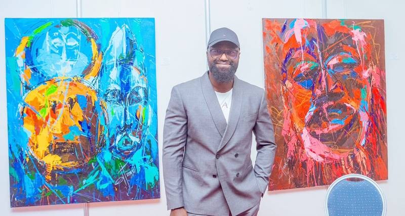 L’artiste-plasticien Jean-Marc Ottioné lors de la foire internationale de l'art contemporain d'Abidjan en 2024. (Ph: Dr)