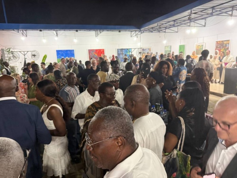 Diplomates, proches et acteurs majeurs de la scène culturelle ivoirienne ont assisté au vernissage de l’exposition. (Ph: Dr)