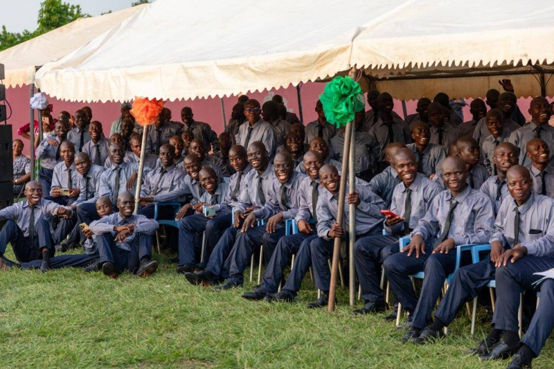 Les jeunes volontaires, visiblement heureux, d’être arrivés au bout de la formation. (Ph: Dr)