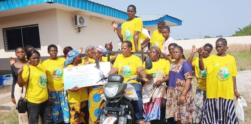 Les femmes de Taboth heureuses du don.