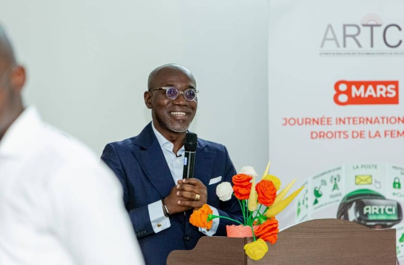Désiré Aka, directeur de la protection des données personnelles et la vie privée à l'Artci, a présidé la session d'échange avec les élèves. (Ph: Dr)