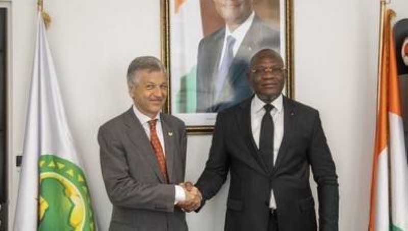 Le diplomate espagnol Guillermo Merin Gorbea reçu par le ministre Adjé Silas Metch, jeudi 19 mars 2026 à Abidjan.