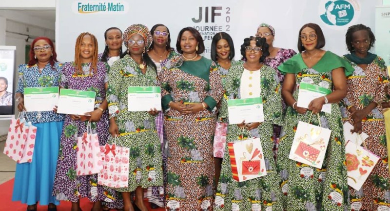 Remise de certificats à 13 femmes de l’association, en reconnaissance de leur engagement remarquable.