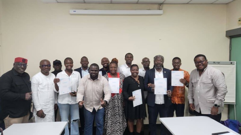 Une famille formée prête à appliquer dans leurs différentes rédactions (Dr)