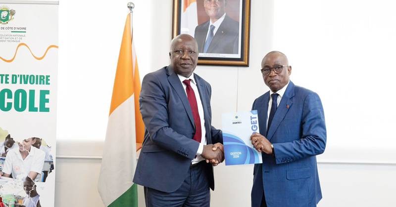 Emmanuel Kalou, président de la Fondation Porteo, et le ministre Koffi N’Guessan ont réaffirmé leur volonté de consolider leur collaboration. (Ph: Dr)