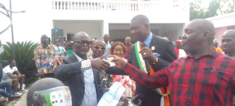 L'Honorable Léandre Koffi promet de rester proche des populations et à l’écoute de leurs préoccupations.
