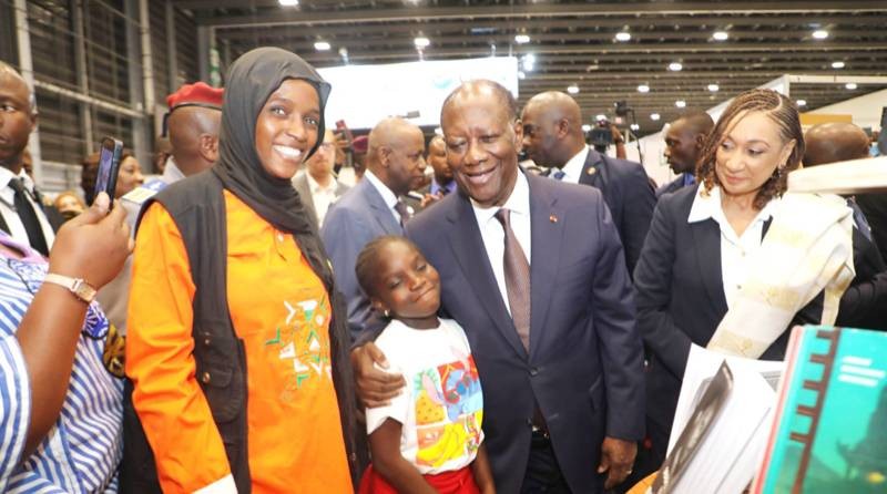 Belle ambiance lors de la visite des stands du Président Ouattara. (Ph: Coulibaly Abdoulaye)