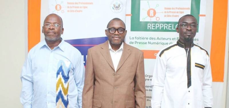 Le nouveau président du Repprelci, Mamadou Traoré (au centre) et ses commissaires aux comptes.