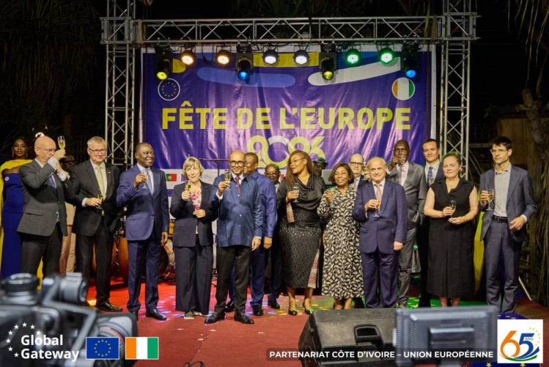 Plusieurs membres du gouvernement ivoirien étaient aux côtés des ambassadeurs des pays européens pour la célébration. (Ph: Dr)