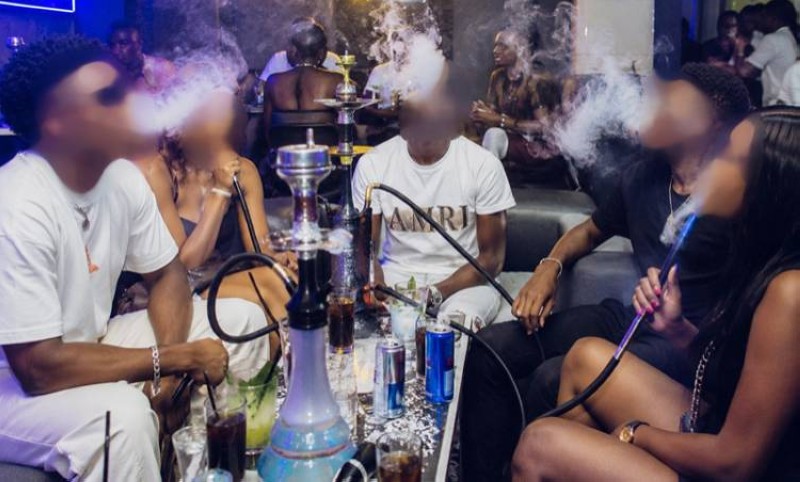 Des personnes qui s'adonnaient aux nouveaux produits du tabac ont décidé de préserver leur santé.