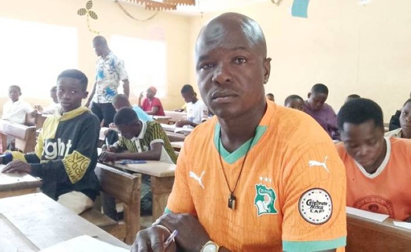 Le candidat Dah Sansan dans sa salle de composition à Bouna.