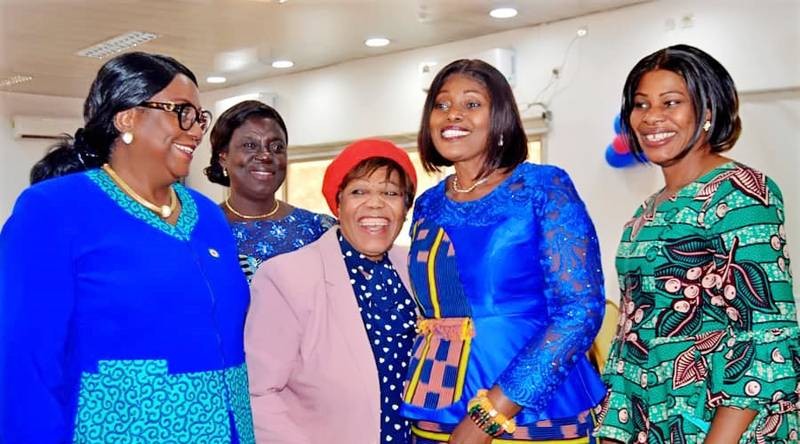 Professeure Sidonie Céline Nobah Koko épse Kacou-Wodjè (2e à partir de la droite) reconduite pour un autre mandat de trois ans.