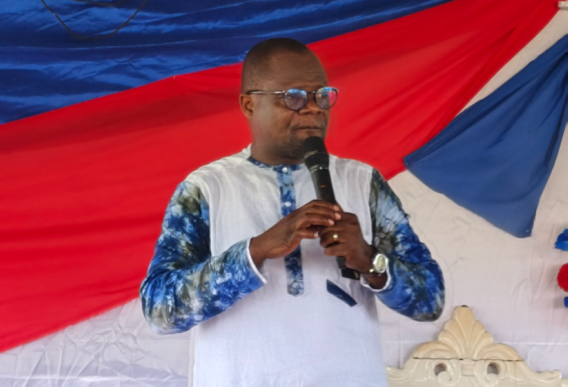 Le prophète Edson Katassou a exhorté le peuple de Dieu à demeurer dans Sa présence. (Ph: Dr)