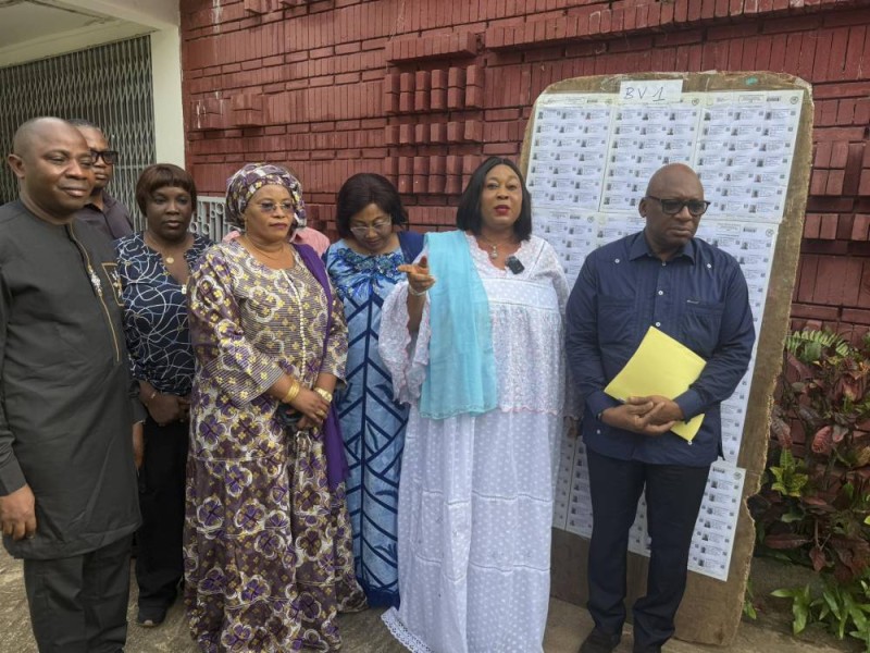 Les opérations de vote se sont déroulées à la chancellerie de l’ambassade de Guinée à Cocody sous la supervision des responsables électoraux.