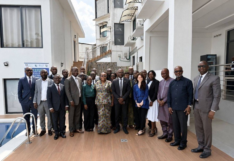 Photo de famille des participants à l’atelier de lancement de l’étude sur la mise en œuvre de la Convention des Nations Unies sur la protection et l’utilisation des eaux transfrontières.