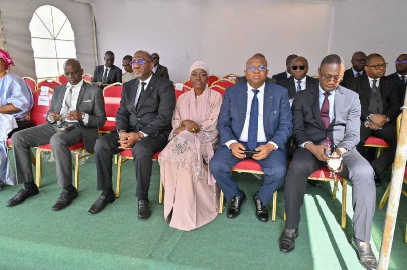 Des membres du gouvernement