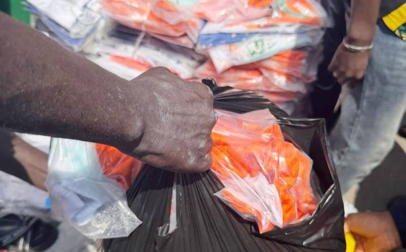Des balles de maillots saisies. (Ph: Gendarmerie nationale)