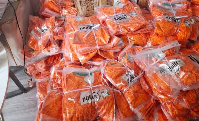 Une vue des maillots contrefaits saisis à Adjamé. (Ph: Gendarmerie nationale)