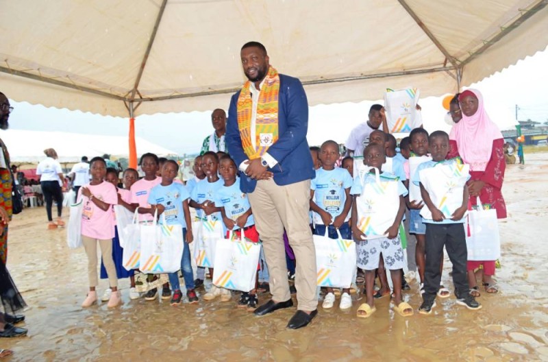 Les lauréats ont reçu des kits scolaires destinés à soutenir leur parcours éducatif et à renforcer leur motivation. (Ph: Dr)